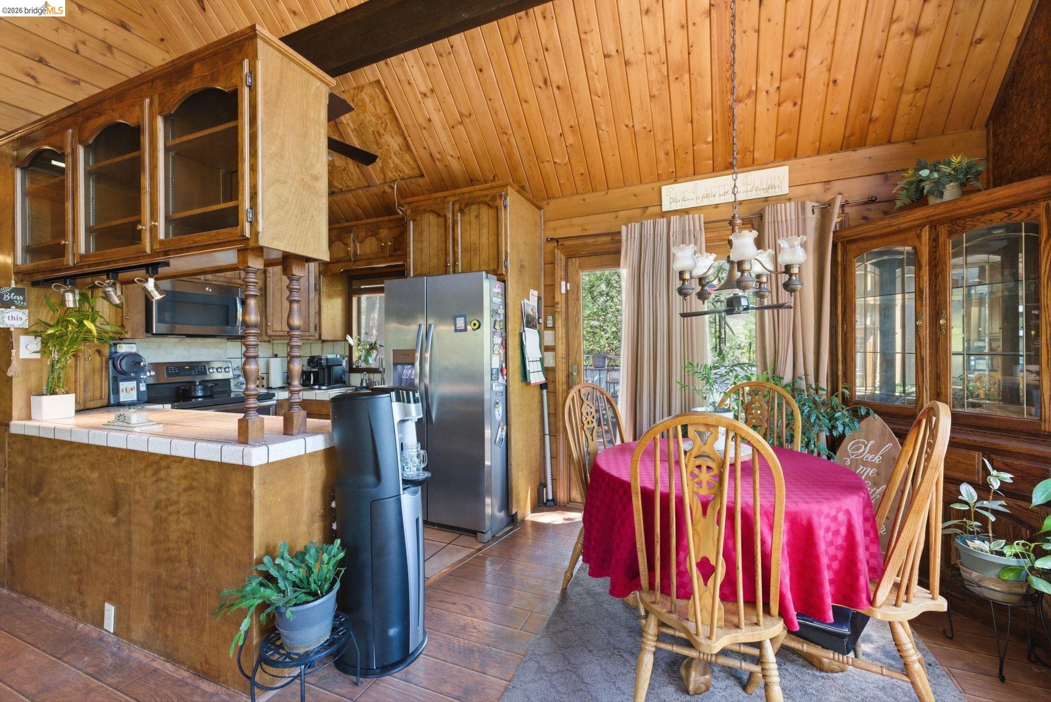 22555 South Fork Road Sonora, CA 95370 - Photo 18 of 35 a view of dinning table and chairs in patio