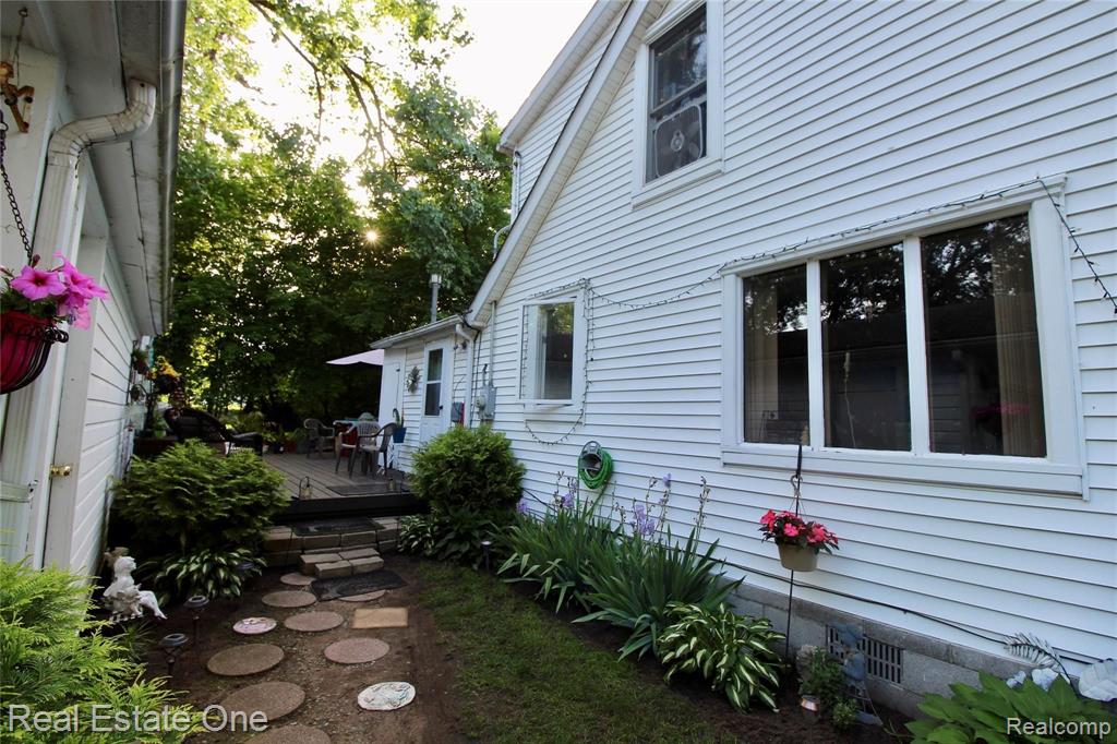 21517 Jacksonville Street Farmington Hills, MI 48336 - Photo 4 of 22