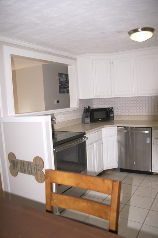 39 Elmfield Road Framingham, MA 01701 - Photo 7 of 27