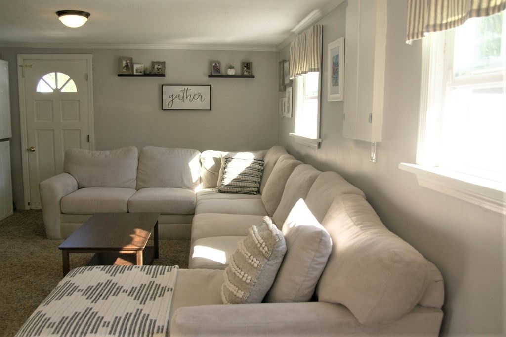 39 Elmfield Road Framingham, MA 01701 - Photo 10 of 27