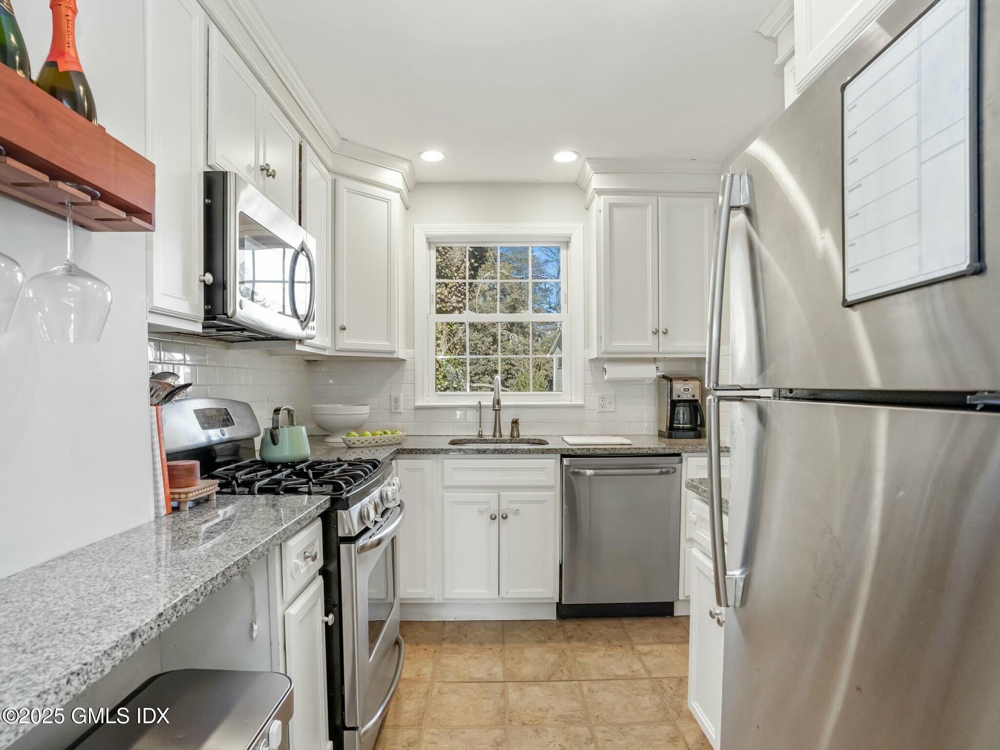 100 Putnam Park Greenwich, CT 06830 - Photo 8 of 23 tempImageZDJGFt