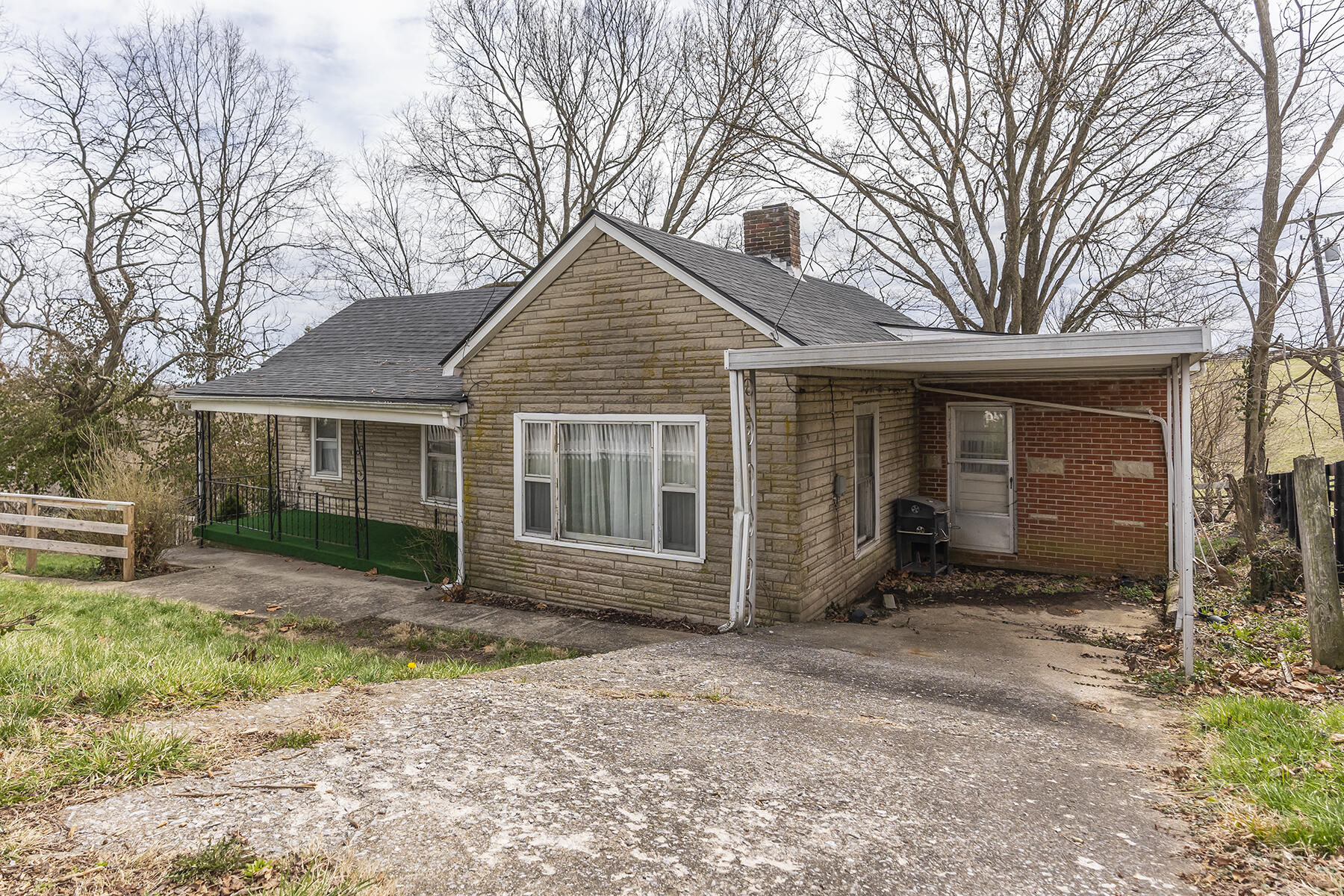 5158 Old Versailles Road Lexington, KY 40510 - Photo 2 of 22 5158oldus02