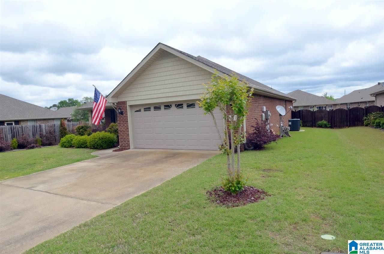 341 Vincent Street Alabaster, AL 35007 - Photo 3 of 39