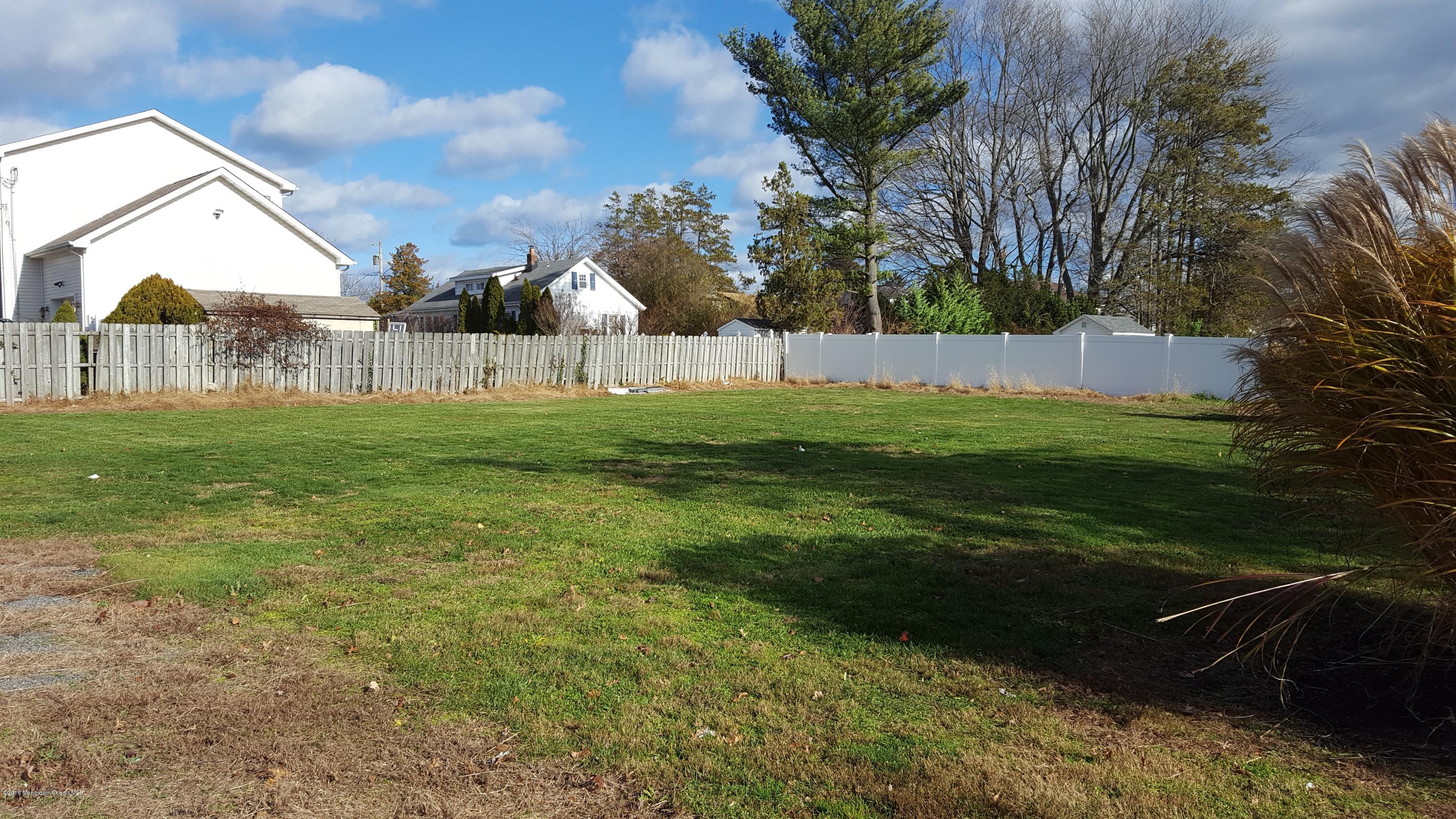 716 Shore Road Spring Lake Heights, NJ 07762 - Photo 6 of 7 a view of a backyard