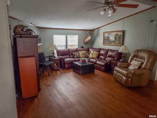 $300,000 | 661-bassett 661-bassett South Road, Unit 653K, Elizabethtown, IL 62931