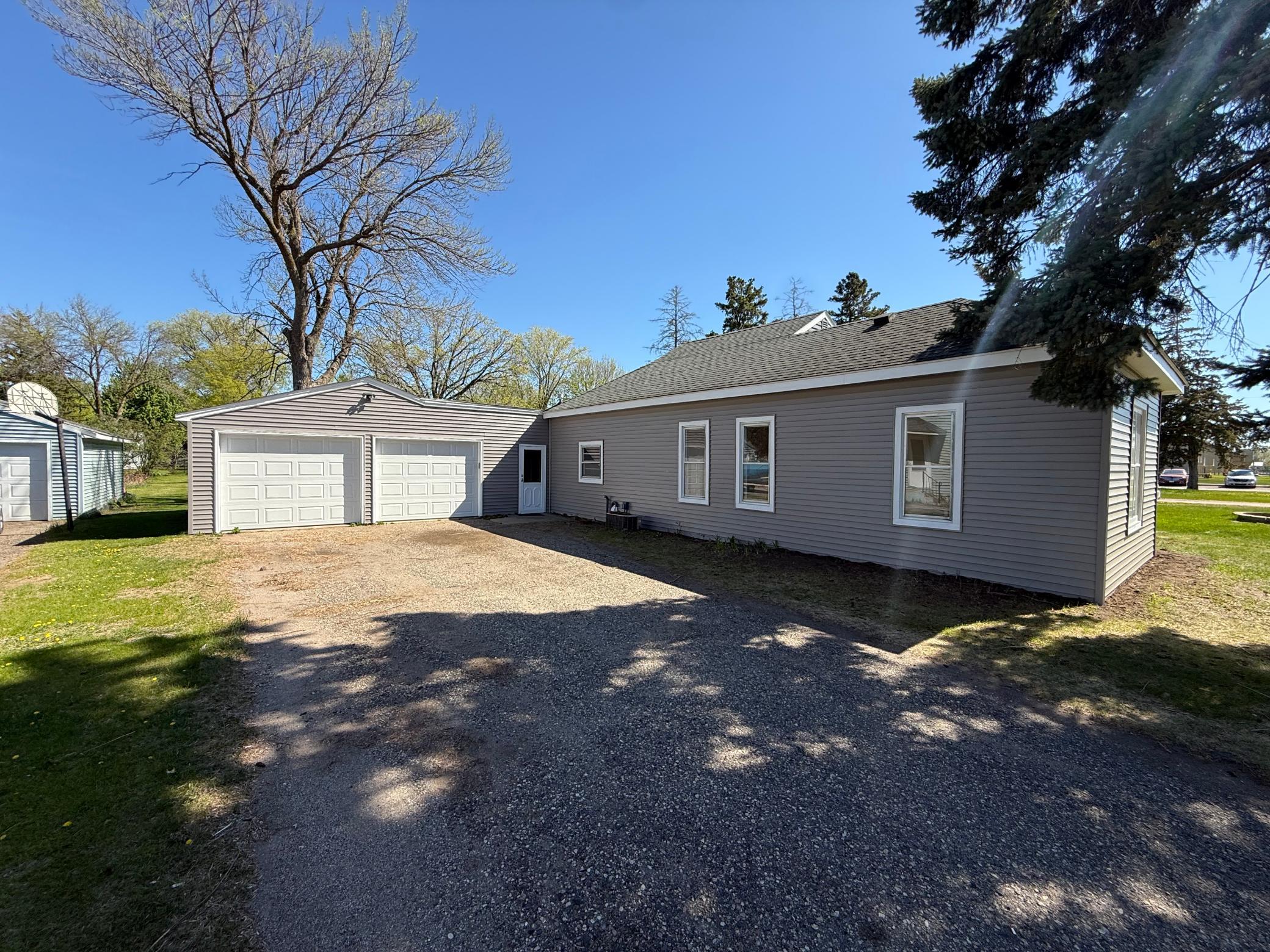 729 East Ripley Street Litchfield, MN 55355 - Photo 1 of 24