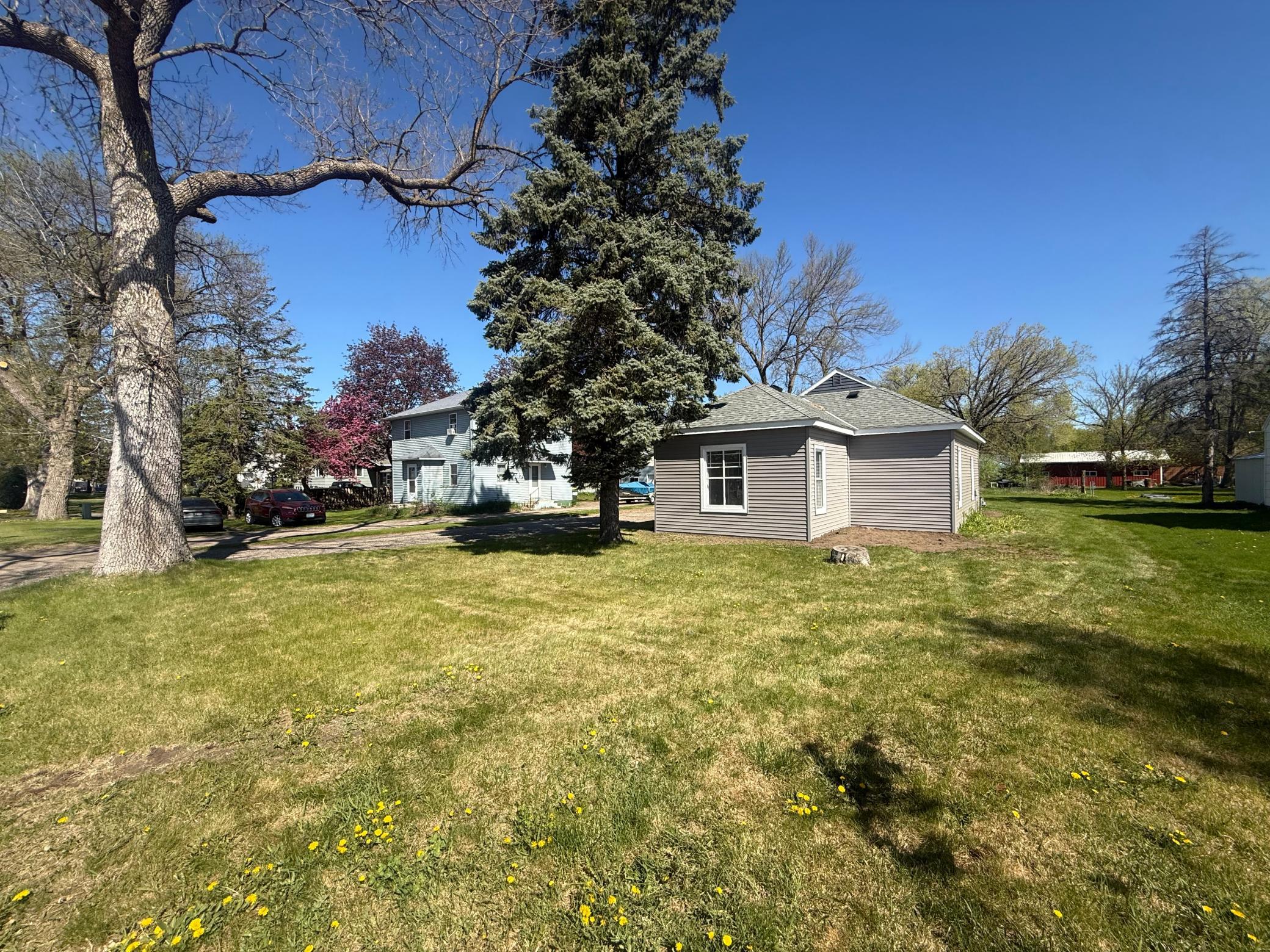 729 East Ripley Street Litchfield, MN 55355 - Photo 2 of 24