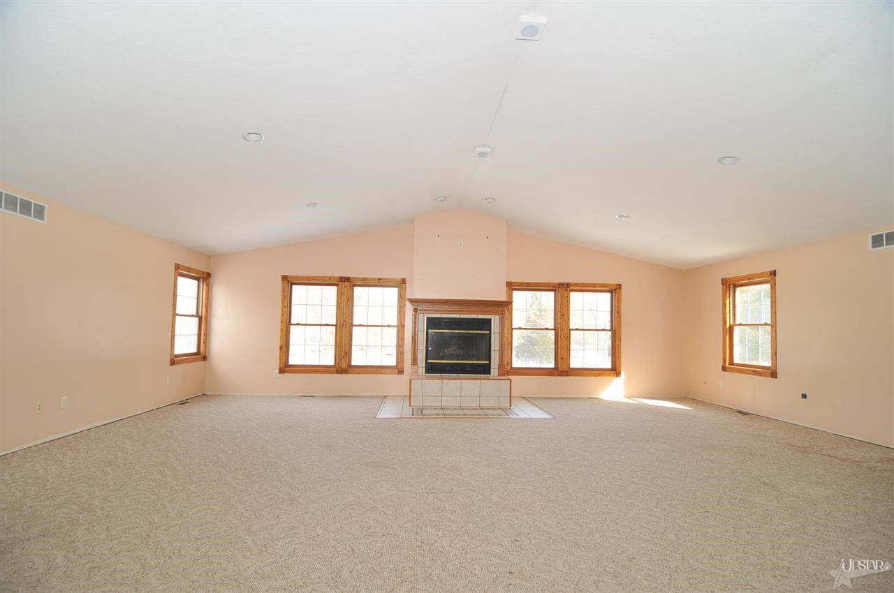 1620 Gillieron Road Fort Wayne, IN 46825 - Photo 7 of 21