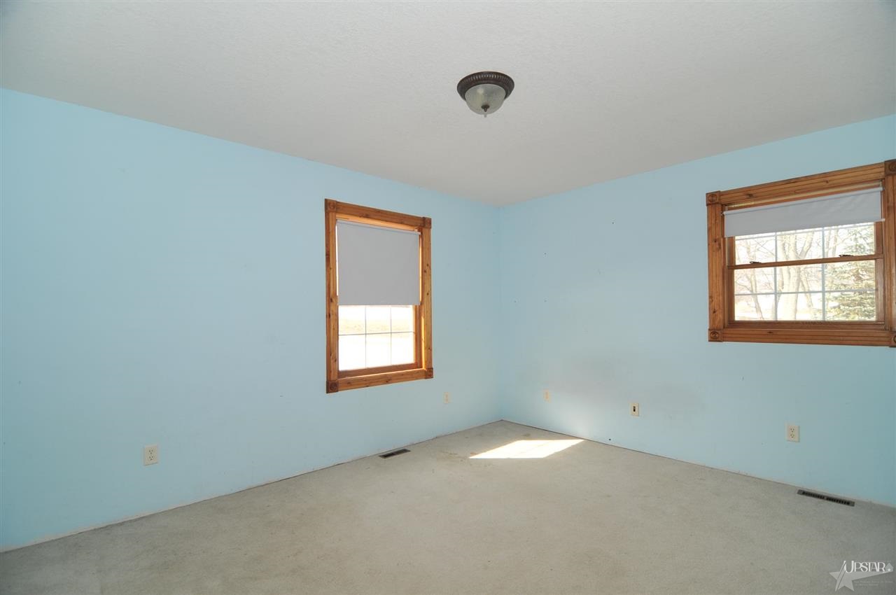 1620 Gillieron Road Fort Wayne, IN 46825 - Photo 10 of 21