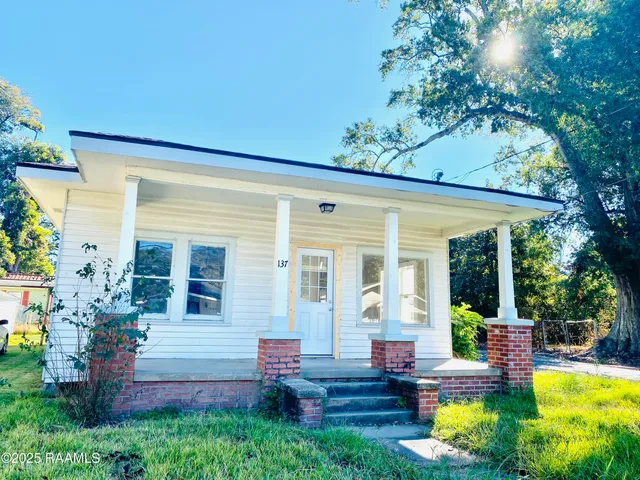 $1,100 | 137 South St Antoine Street, Lafayette, LA 70501