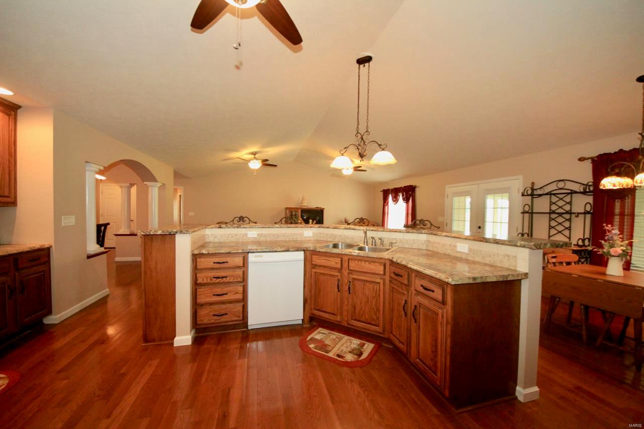 13835 Allen Road Carterville, IL 62918 - Photo 18 of 50 Gallery Image 18