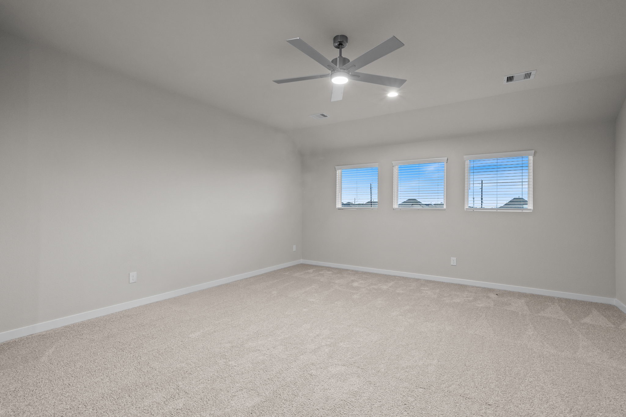 3414 Everglade Lane Rosenberg, TX 77471 - Photo 13 of 29 an empty room with a window
