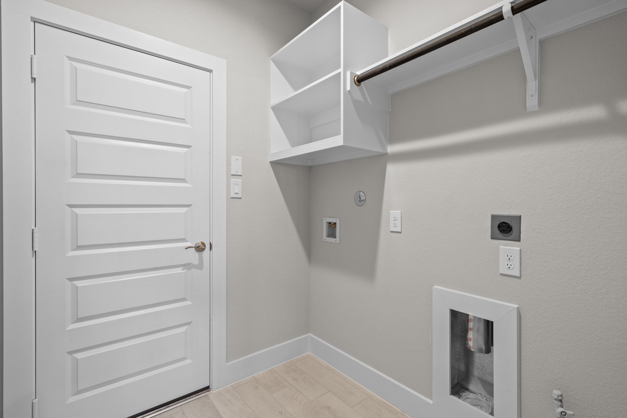 3414 Everglade Lane Rosenberg, TX 77471 - Photo 18 of 29 a view of walk in closet