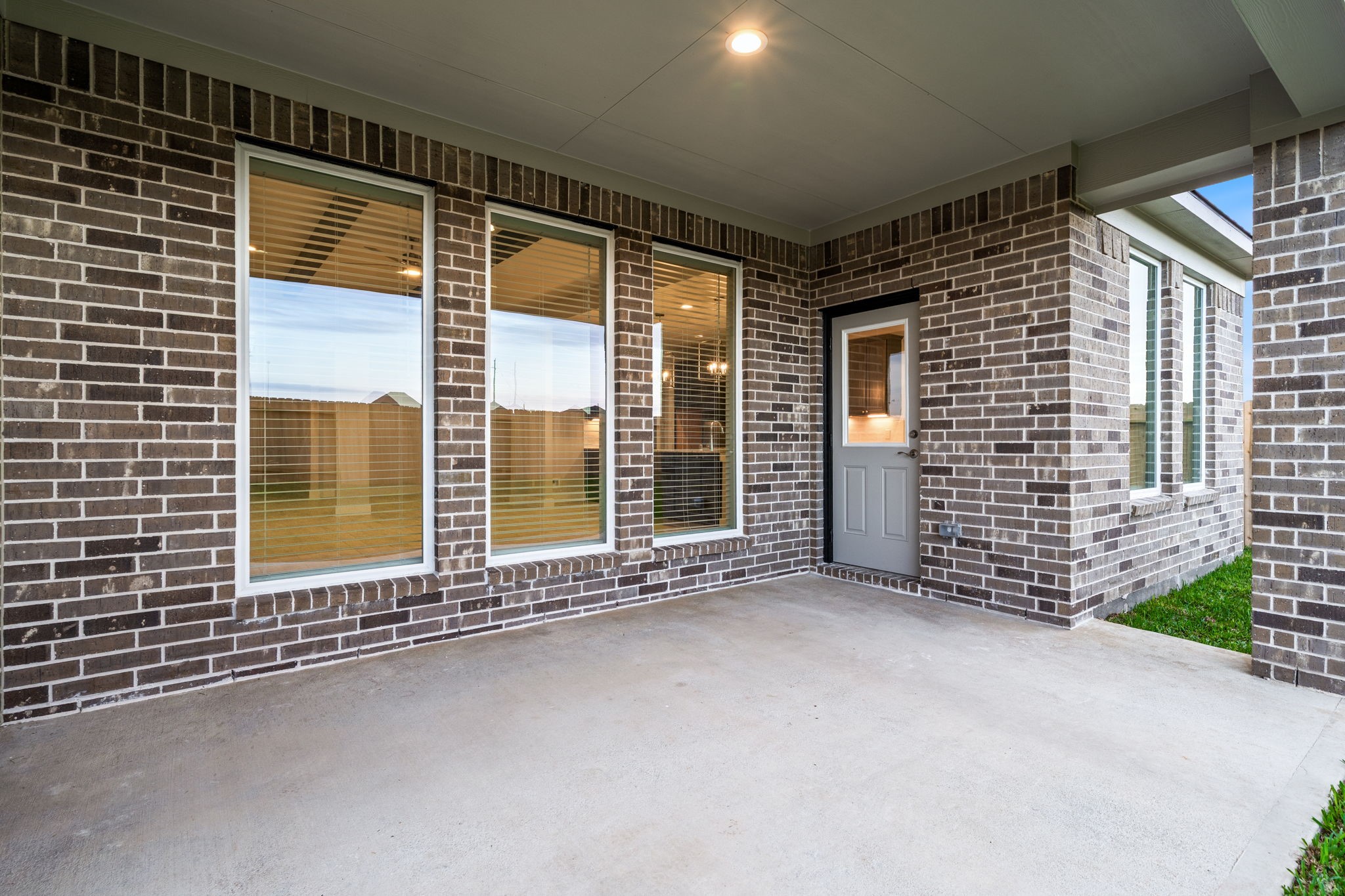 3414 Everglade Lane Rosenberg, TX 77471 - Photo 19 of 29 a view of an empty room with a window