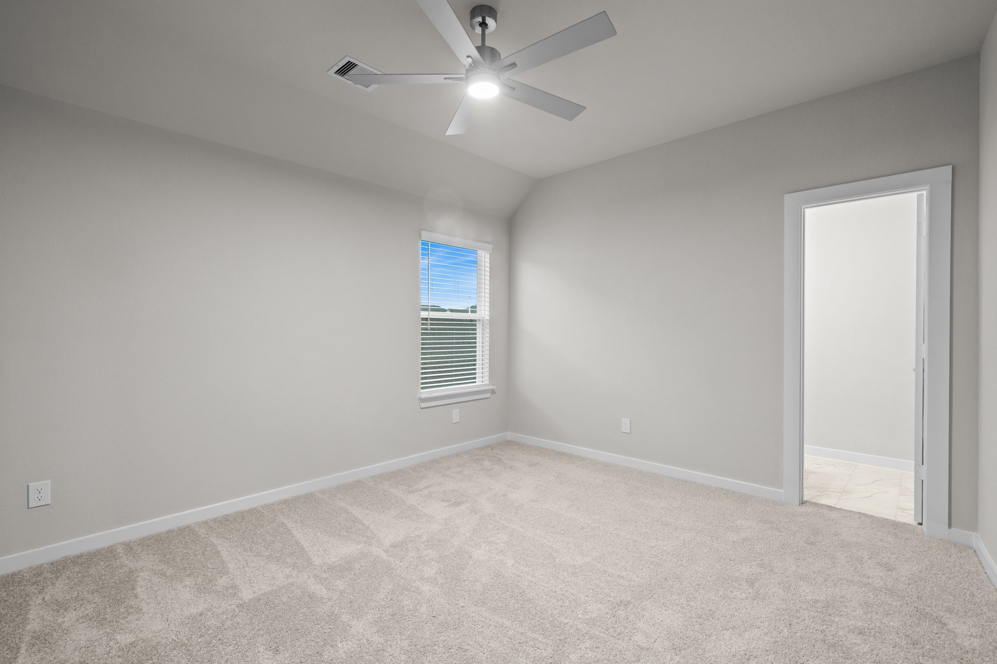 3414 Everglade Lane Rosenberg, TX 77471 - Photo 9 of 29 a view of an empty room with a window