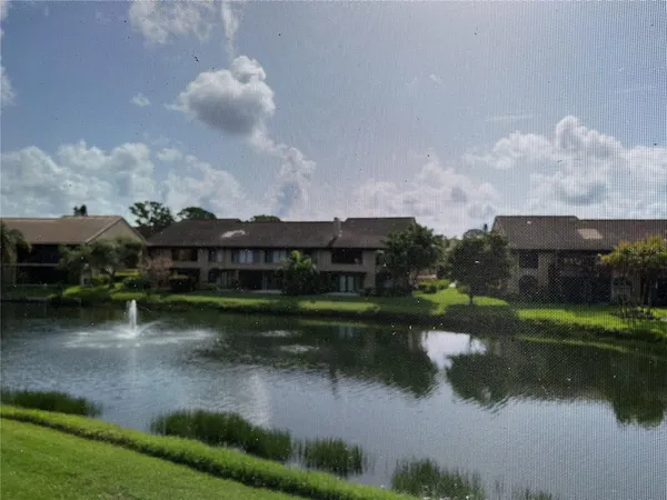 a view of a tennis court