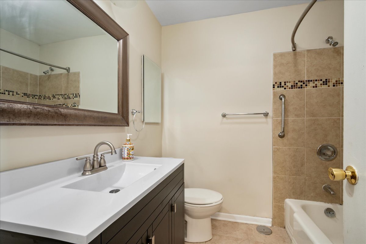 5701 North Sheridan Road, Unit 4S Chicago, IL 60660 - Photo 8 of 17 Gallery Image 8