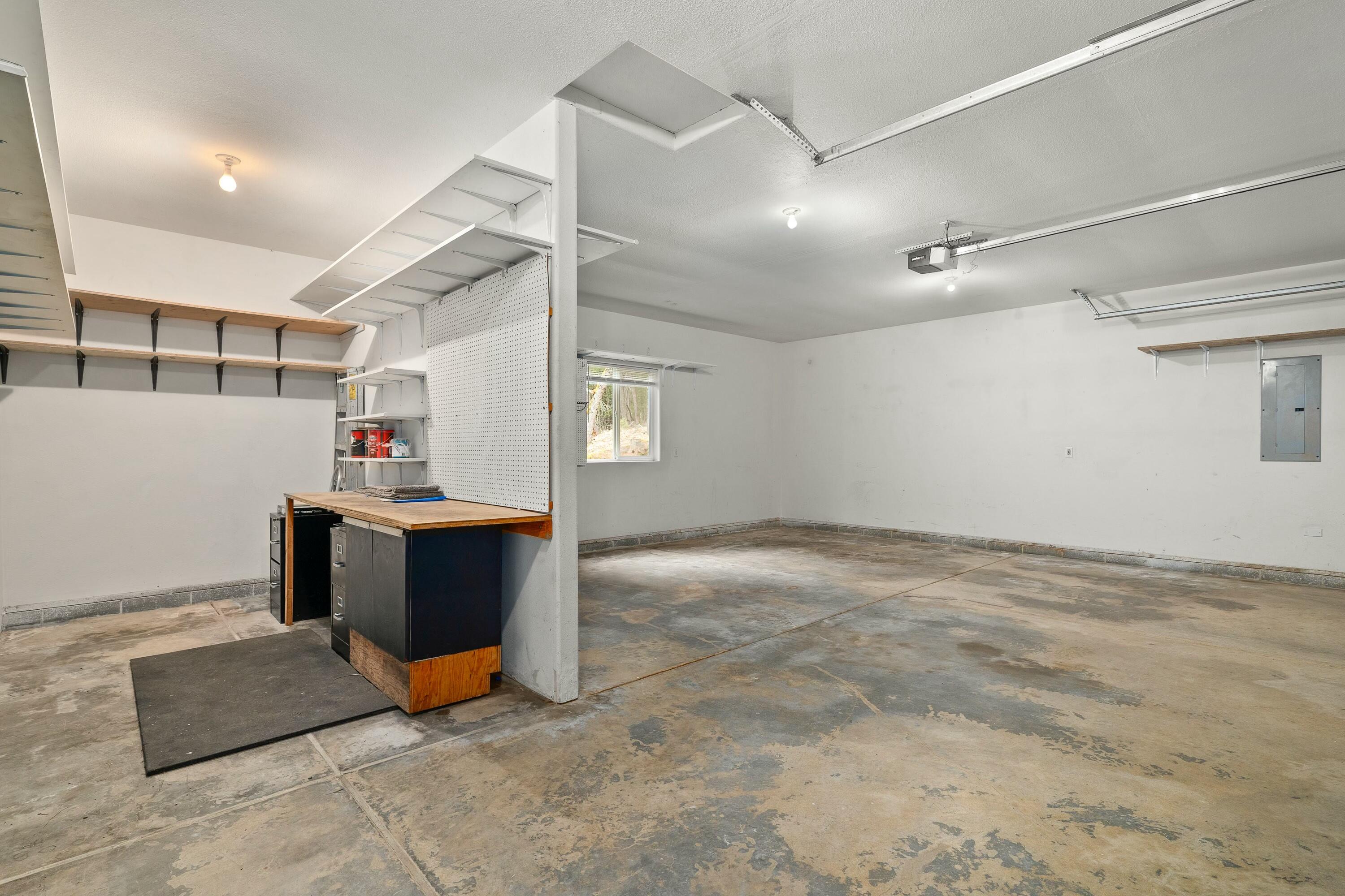 11460 Lower River Road Grants Pass, OR 97526 - Photo 31 of 49 Workshop/Garage