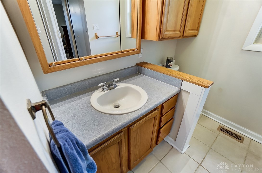 6213 Carnation Road Dayton, OH 45449 - Photo 21 of 40 Gallery Image 21