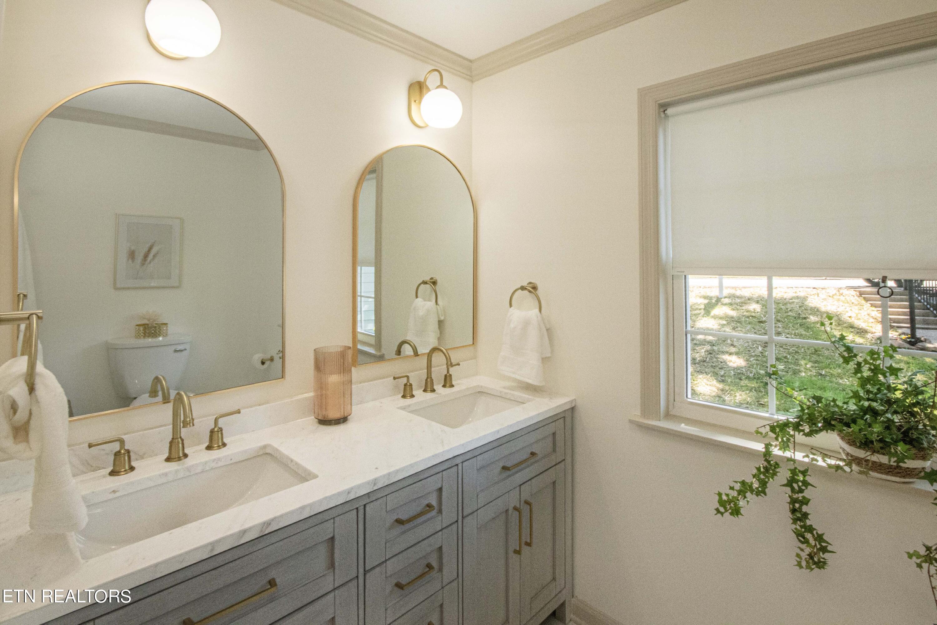 106 Everest Circle Oak Ridge, TN 37830 - Photo 28 of 51 V19A2828