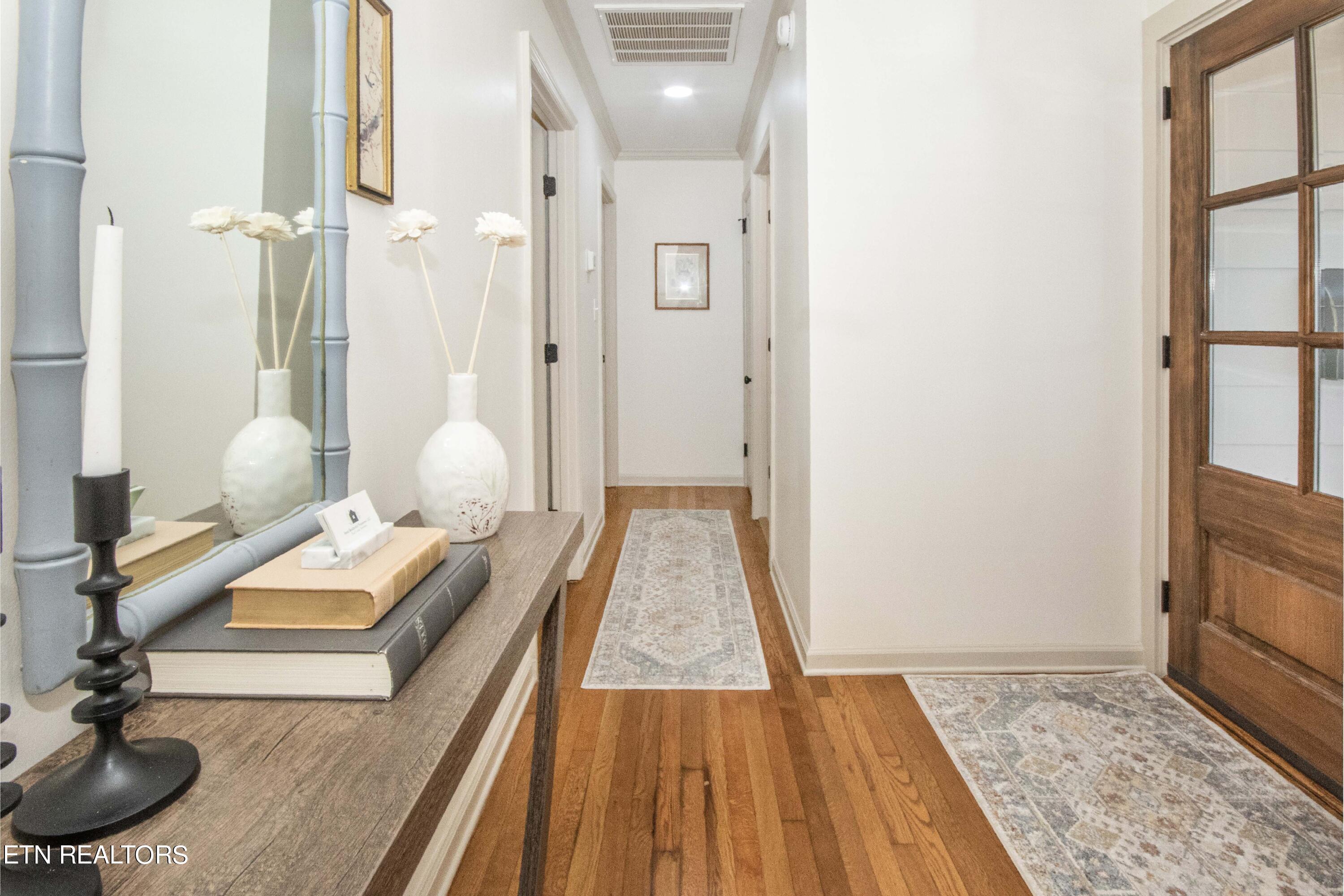 106 Everest Circle Oak Ridge, TN 37830 - Photo 8 of 51 V19A2801