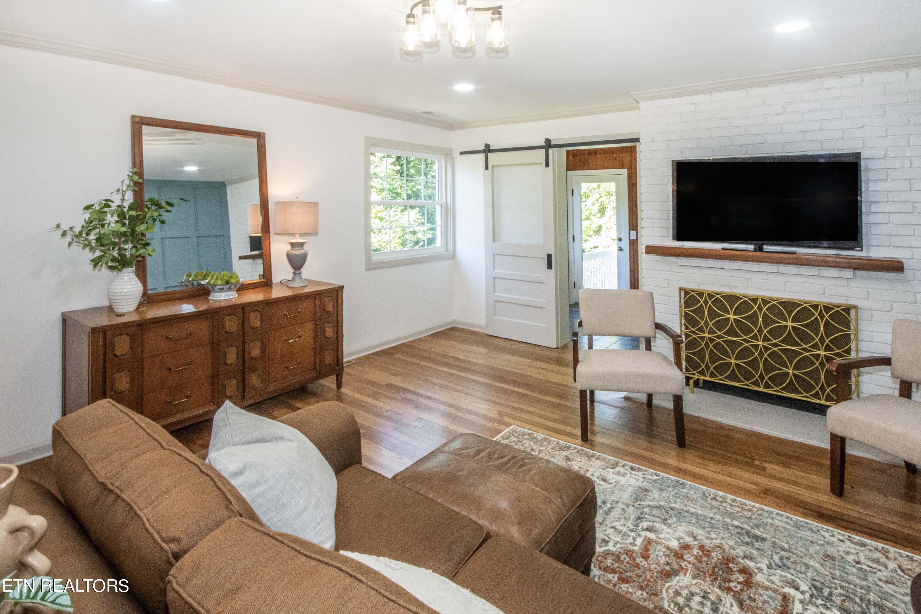 106 Everest Circle Oak Ridge, TN 37830 - Photo 10 of 51 V19A2803