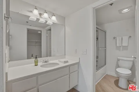$557,000 | 675 Oak Run Trail, Unit TL301, Oak Park, CA 91377