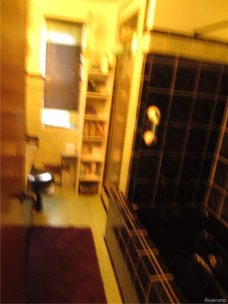 15912 Ashton Road Detroit, MI 48223 - Photo 6 of 26 IMG_0043.JPG