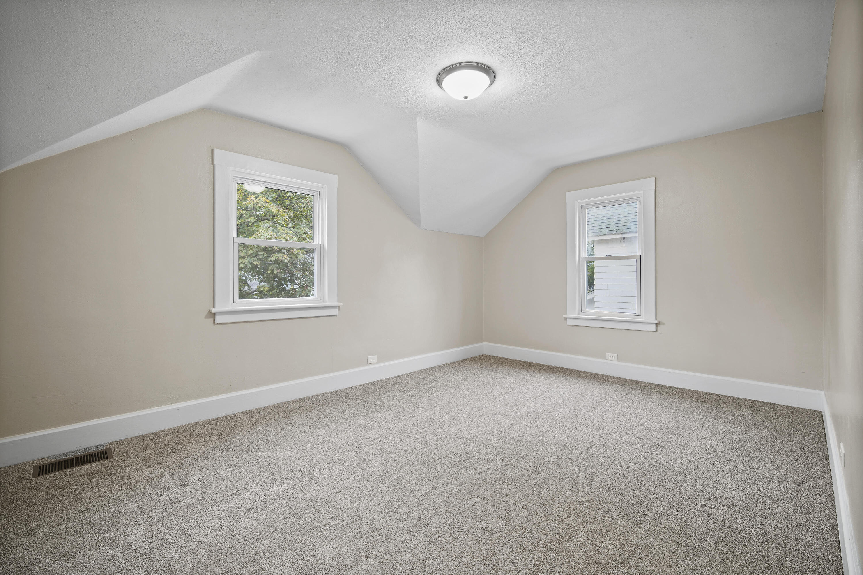1318 Rhodes Street Jackson, MI 49202 - Photo 12 of 22 DSC09621