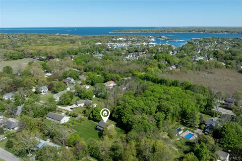 $985,000 | 427 Sound Road, Greenport, NY 11944