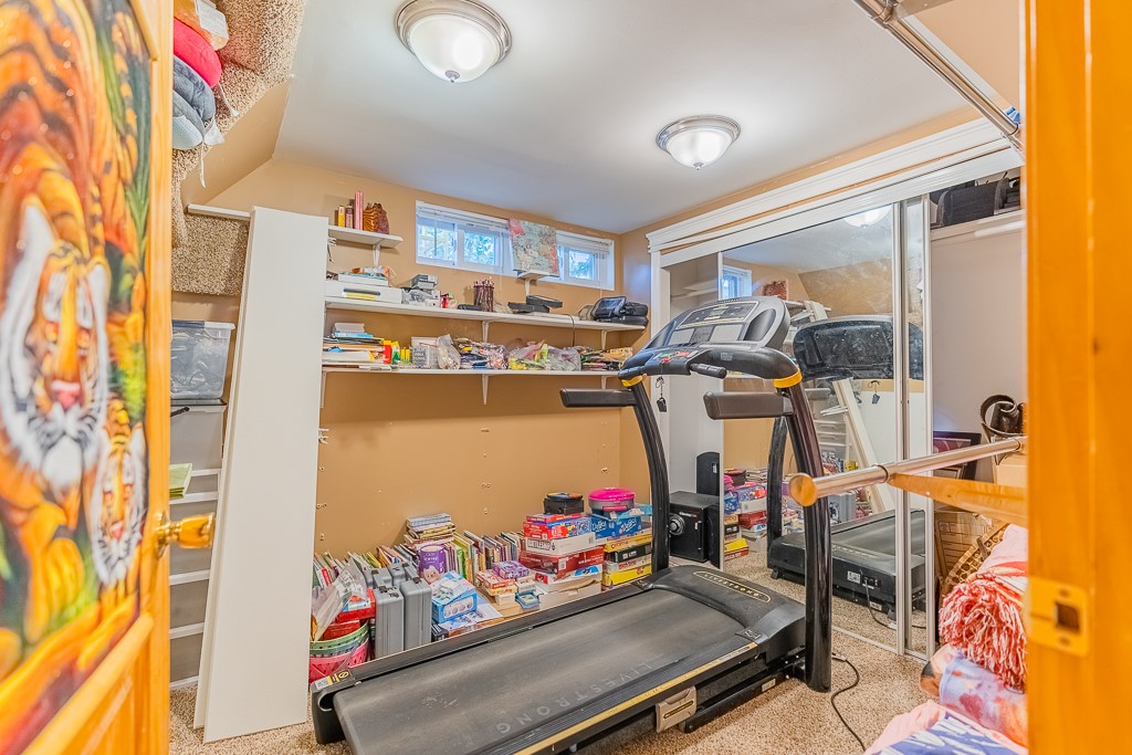 99 Lyndon Road Cranston, RI 02905 - Photo 24 of 29