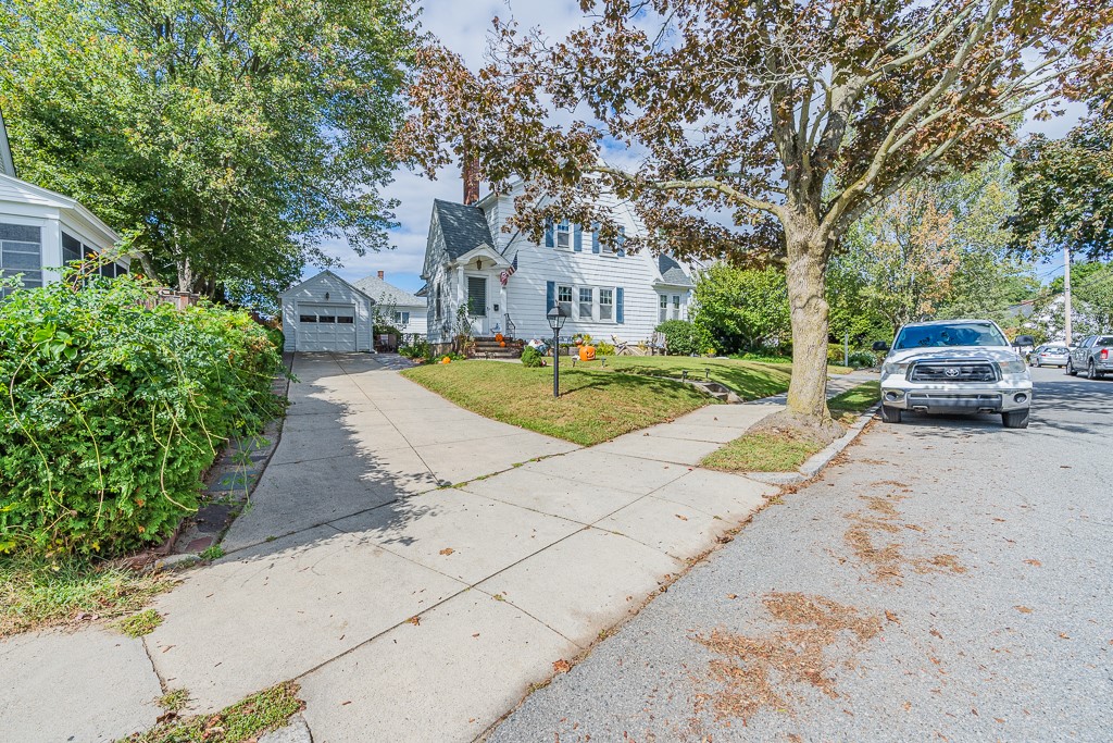 99 Lyndon Road Cranston, RI 02905 - Photo 3 of 29