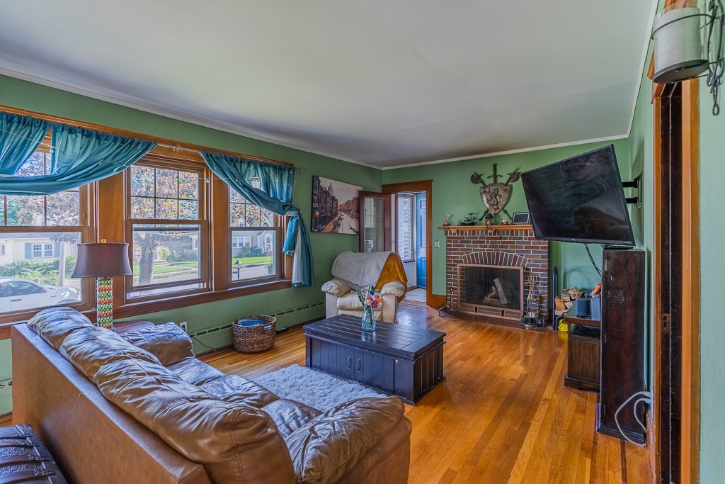 99 Lyndon Road Cranston, RI 02905 - Photo 6 of 29