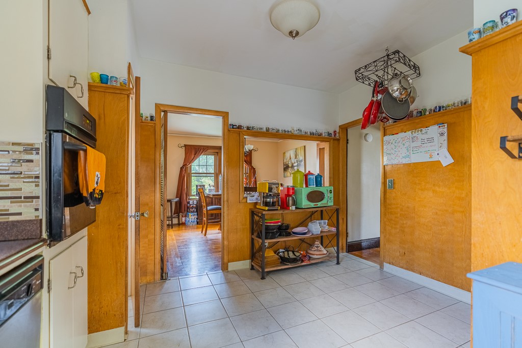 99 Lyndon Road Cranston, RI 02905 - Photo 10 of 29