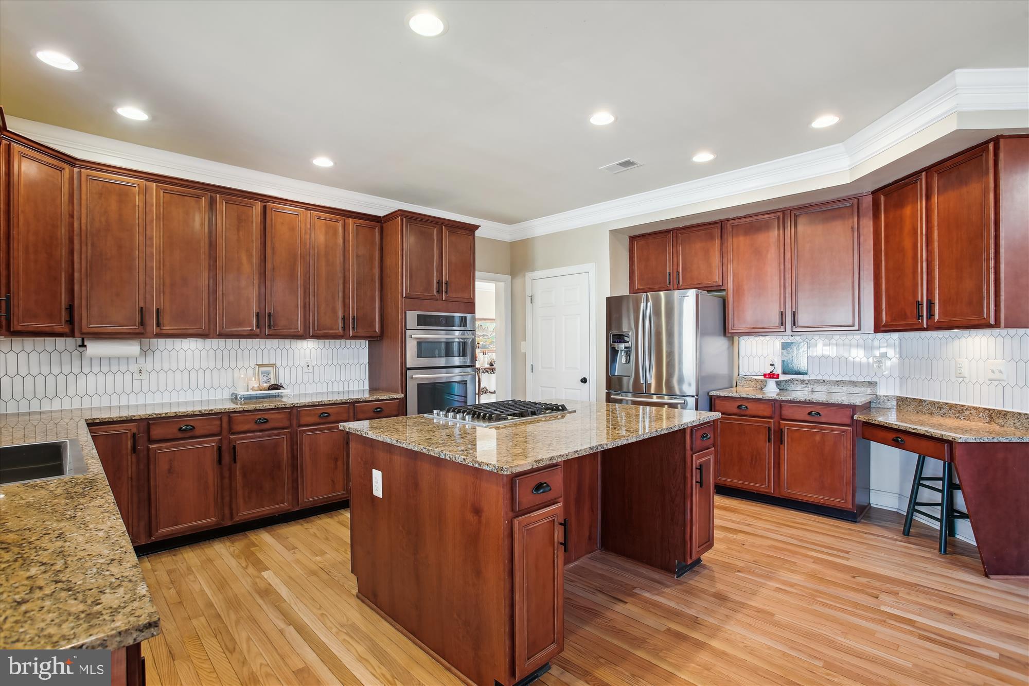 12127 Sheets Farm Road North Potomac, MD 20878 - Photo 13 of 38 9