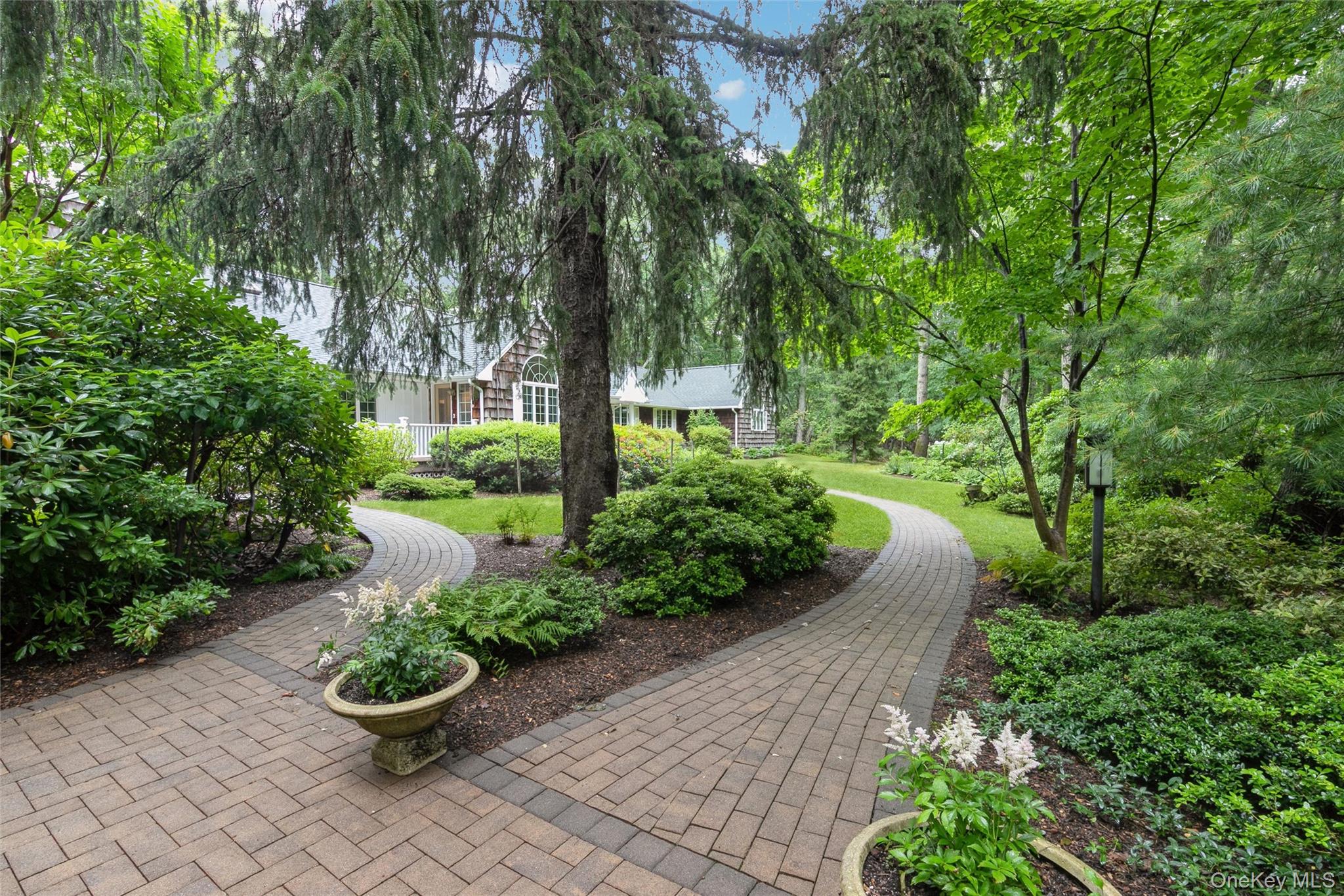 63 West Meadow Road East Setauket, NY 11733 - Photo 3 of 46