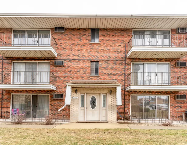 $1,650 | 5700 South Archer Avenue, Unit 3A, Chicago, IL 60638