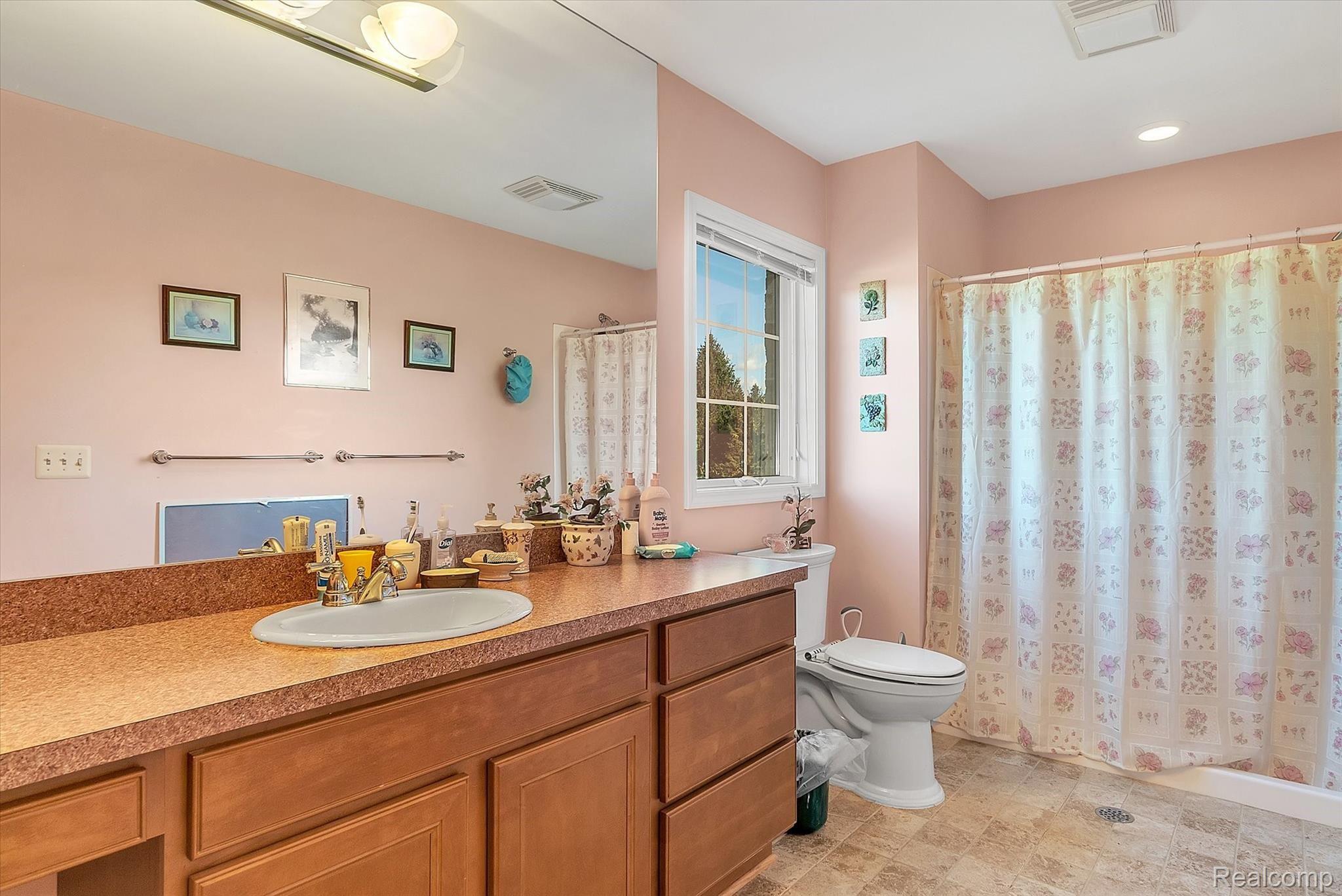 2350 Granger Road Oxford, MI 48371 - Photo 55 of 85 Living quarters above second garage- full bathroom
