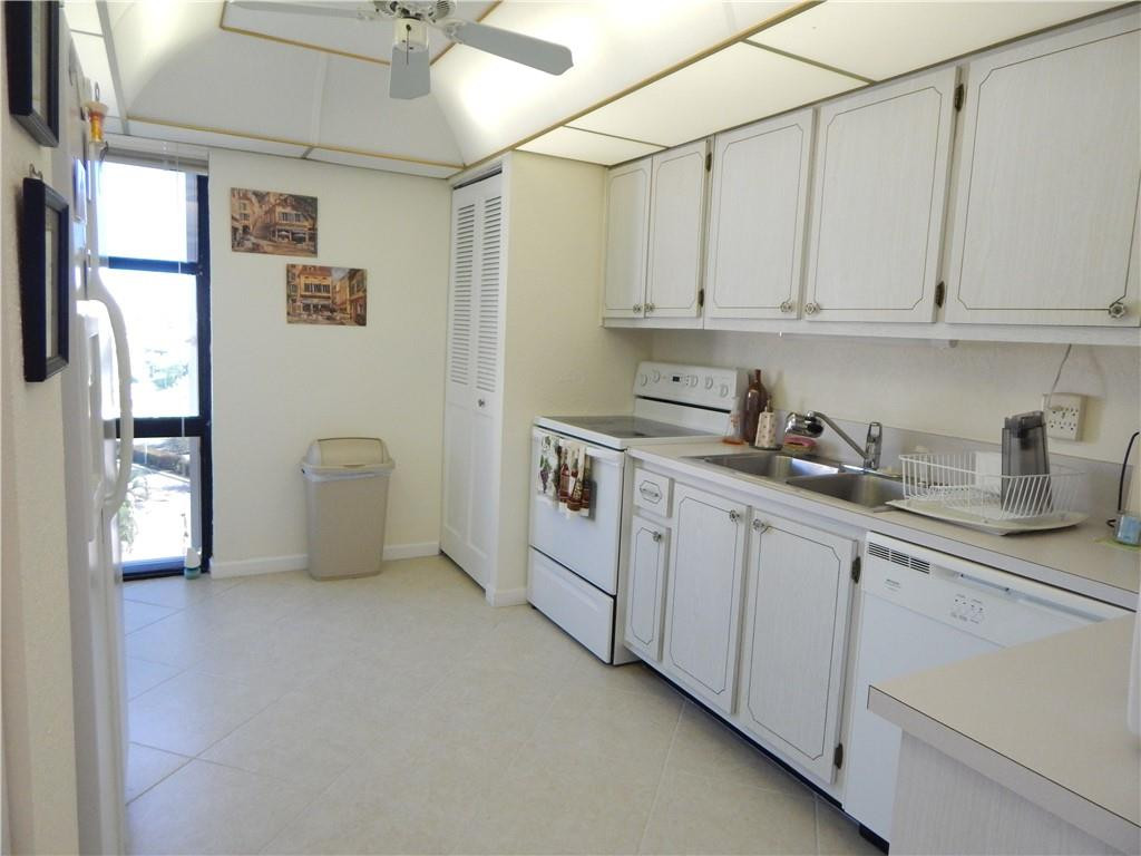 1629 Riverview Road, Unit 521 Deerfield Beach, FL 33441 - Photo 12 of 36 Photo 12
