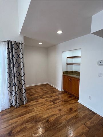 $3,750 | 23401 Park Sorrento, Unit 7, Calabasas, CA 91302