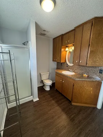 $1,800 | 1113 East Quinlan Parkway, Quinlan, TX 75474