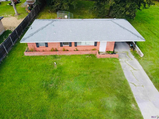 $180,000 | 38508 Highway 74, Gonzales, LA 70737