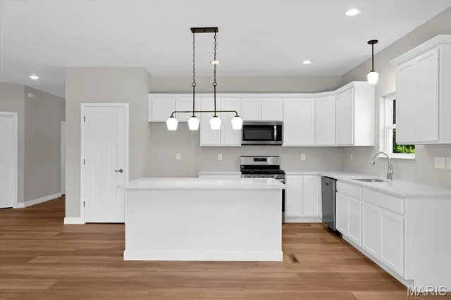 $375,000 | 690 Vinci Drive, Caseyville, IL 62232