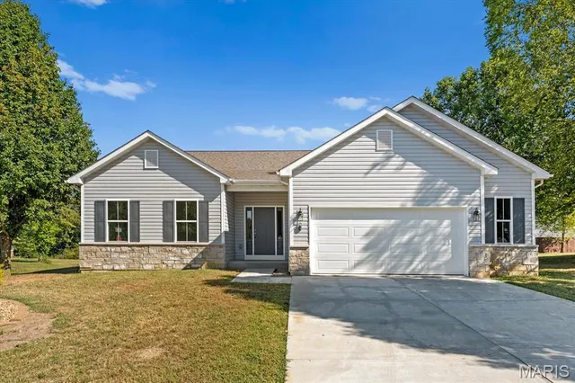 $375,000 | 690 Vinci Drive, Caseyville, IL 62232