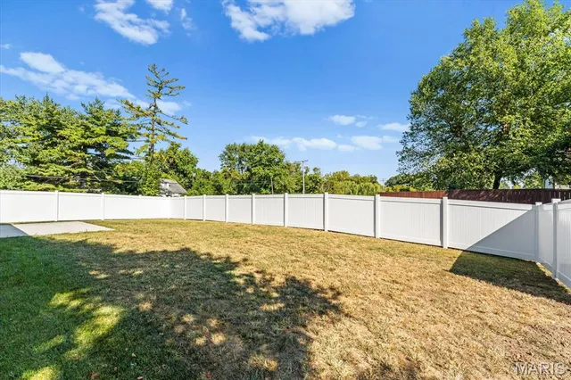 $375,000 | 690 Vinci Drive, Caseyville, IL 62232