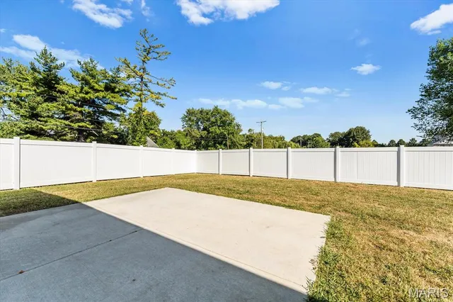 $375,000 | 690 Vinci Drive, Caseyville, IL 62232