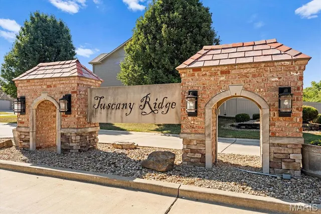 $375,000 | 690 Vinci Drive, Caseyville, IL 62232