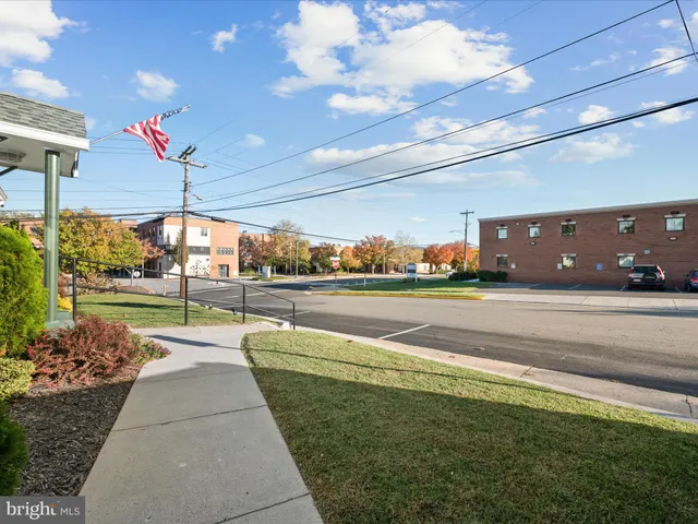 a view of a lobby area