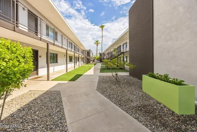 $1,349 | 1220 North 44th Street, Unit 2, Phoenix, AZ 85008