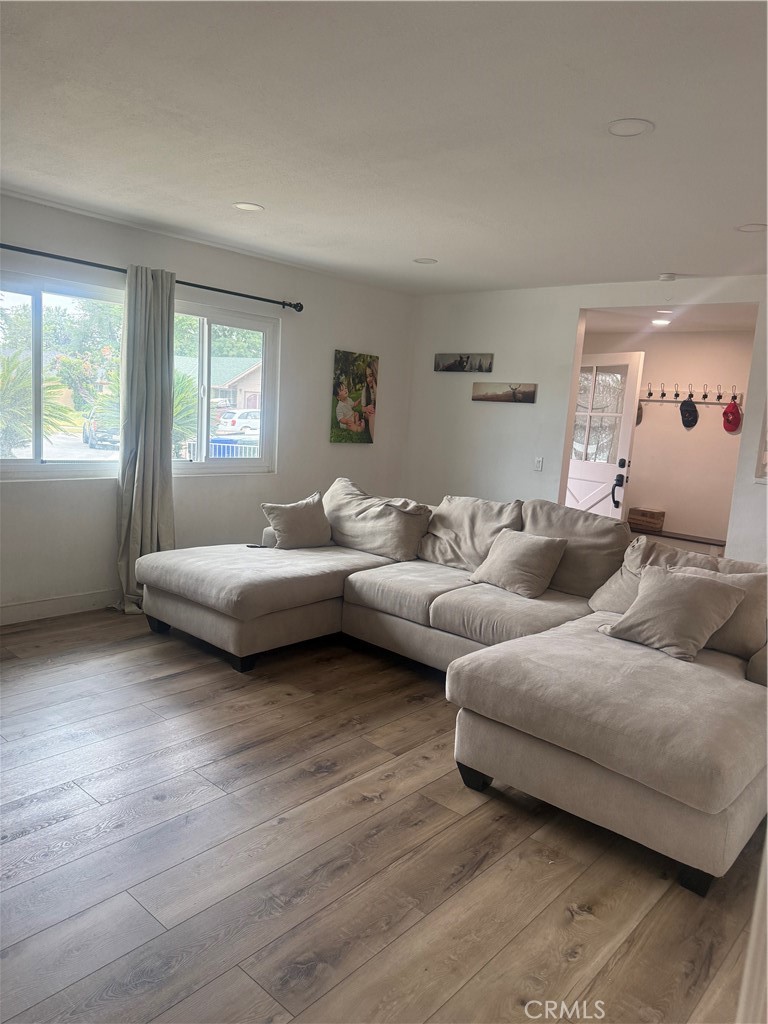 822 East Virginia Street Rialto, CA 92376 - Photo 4 of 43